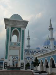 Sultan Ahmad Shah State Mosque side view