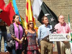 Acte amb associacions d'immigrats als Fossar de les Moreres