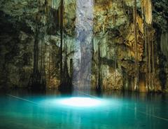 Cenote Dzitnup in Yucatán, Mexico