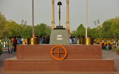 Amar Jawan Jyoti with canopy in the background