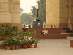 tomb of the Unknown Soldier in New Delhi with the Amar Jawan Jyoti flame