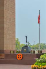 Amar Jawan Jyoti beneath India Gate arch