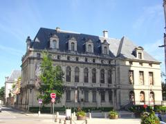 Troyes musée Saint-Loup building