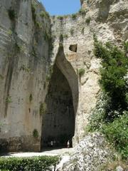 Siracusa Neapolis latomia dell'orecchio di Dioniso rock formation