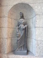 Sculpture Melpomene in arch