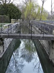 Écluse de Crouin on Canal Jean-Simon