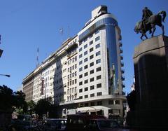 Vista de la Avenida Presidente Julio A. Roca en Buenos Aires