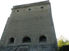 Tour du Levant of the Aqueduct of Louveciennes