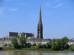 Basilique Saint-Michel de Bordeaux viewed from opposite shore