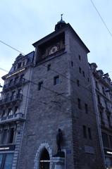 Geneva clock showing time