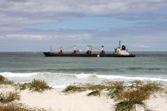 Bulk carrier Seli 1 stranded off Cape Town