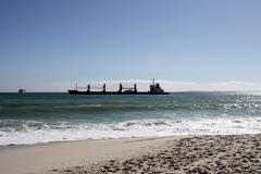 Bulk carrier Seli 1 stranded off Cape Town