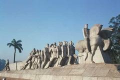 Monumento aos Bandeirantes sculpture São Paulo