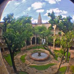 Patio of Museo Regional de Guadalajara with architectural archways