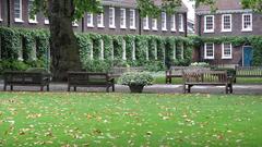 Geffrye Museum front yard view