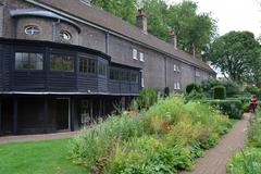 Geffrye Museum rear garden July 2016