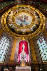 Cathedra in Cathédrale Saint-Louis de La Rochelle