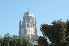 Cathédrale in panoramic view