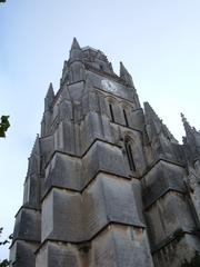 Cathédrale Saint-Pierre de Saintes exterior