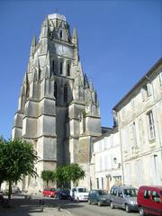 Clocher de la cathédrale Saint-Pierre de Saintes