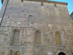 Facade principale de la Chapelle Sainte Blaise à Hyères