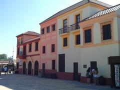 Calle del parque temático Isla Mágica en Sevilla