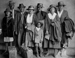 Scott and Violet Arthur arrive at Chicago's Polk Street Depot on Aug. 30, 1920