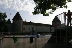 north facade of Château de Rolle and adjacent skatepark