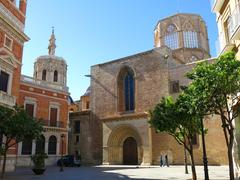 Catedral de València porta de l'Almoina cimbori i el Miquelet