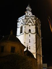 Catedral de València with cúpules and campanar del Miquelet