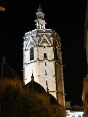 Catedral de València with domes and Miquelet bell tower