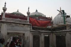 Jamaat Khana Masjid and Nizamuddin Dargah in Delhi