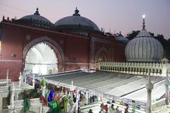 Jamaat Khana Masjid and Nizamuddin Dargah