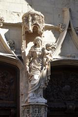 Église Saint-Pierre d'Avignon facade detail