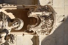 Eglise Saint-Pierre d'Avignon facade detail