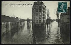 Rue Bara and Boulevard du Point du Jour in Issy-les-Moulineaux postcard