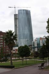 Doña Casilda Iturrizar Park with Iberdrola Tower in the background