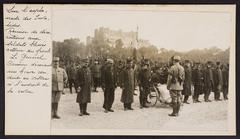 Remise de décorations militaires aux Invalides après la Première Guerre mondiale