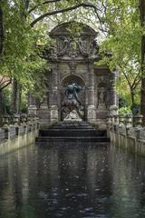 Fontaine Médicis in Paris on a rainy day