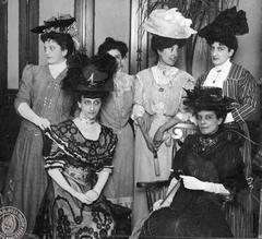 Ladies visiting Lola Mora's studio in Buenos Aires, 1907