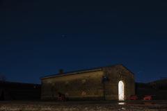 Cannonball Tavern at Fort Mifflin with historical buildings in the background