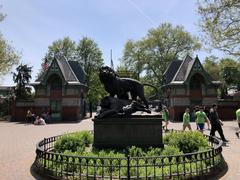 main entrance of the Philadelphia Zoo