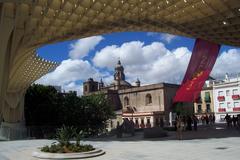 Iglesia de la Anunciación from the elevated square