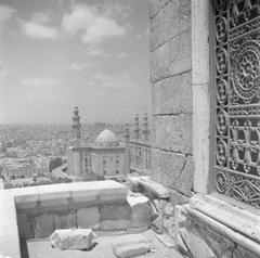 De Moskee al Rifai in Cairo viewed from the citadel