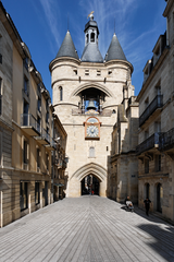 La Grosse Cloche and its forecourt 'Résonance de la Grosse Cloche' in Bordeaux