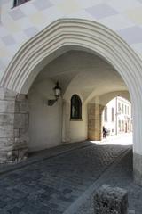 Entry way into the Alter Hof from the south Burgstraße