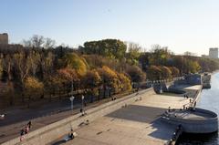 View of Neskuchny Garden from the Andreevsky Bridge