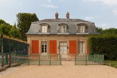 Building at the crossing of Allée de l'Été-Avenue de Trianon, Versailles