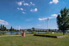 Jardin des Deux Rives with Passerelle Mimram in Strasbourg