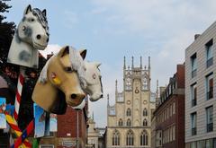 Münster Prinzipalmarkt Rathaus with horse carriages